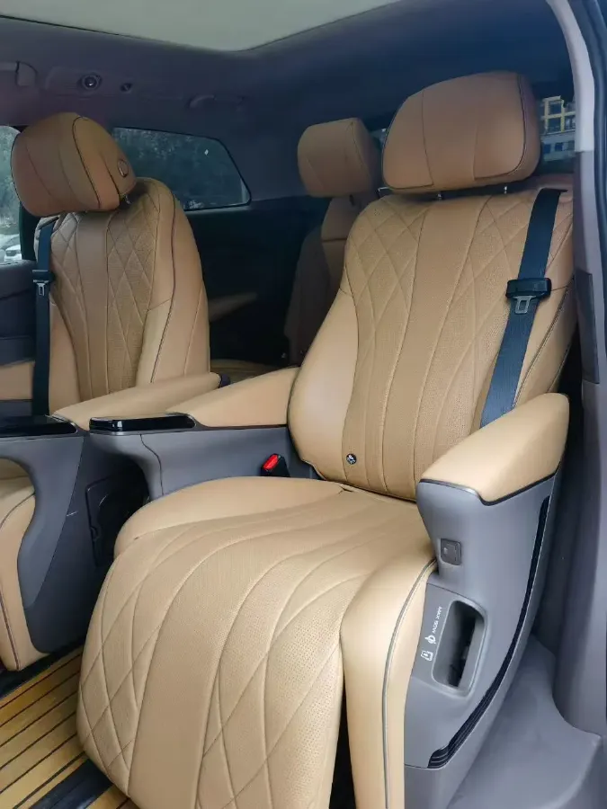 2024 Denza D9 1.5T 139HP L4 E-CVT PHEV 40KWH,autocango,china used car exporter,china ev exporter,chinese used car exporter,chinese used ev exporter