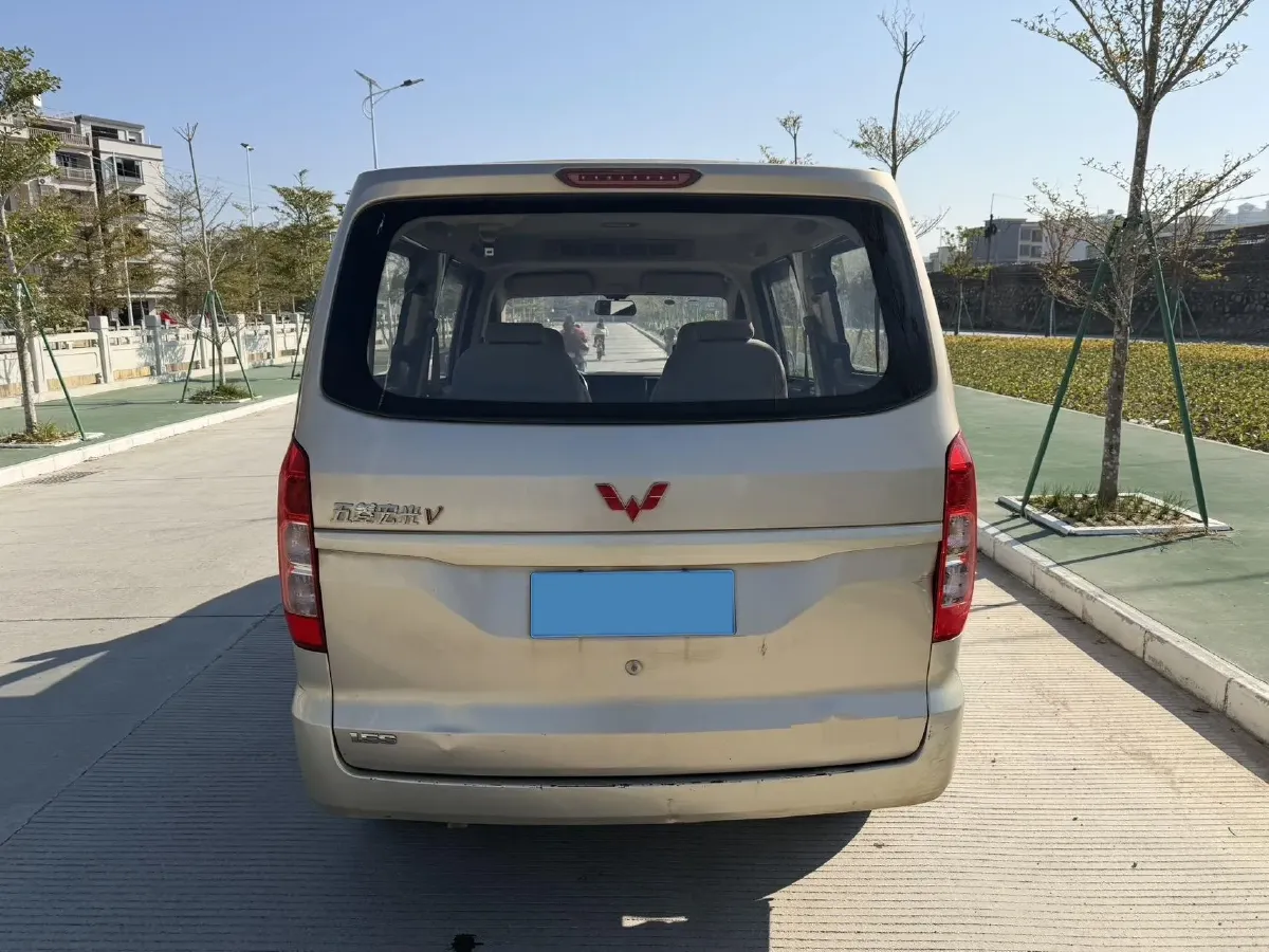 2019 WuLing HongGuang V 1.5L 105HP L4 5MT,autocango,china used car exporter,china ev exporter,chinese used car exporter,chinese used ev exporter