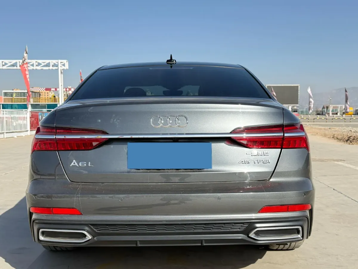 2021 Audi A6L 2.0T 224HP L4 7DCT,autocango,china used car exporter,china ev exporter,chinese used car exporter,chinese used ev exporter