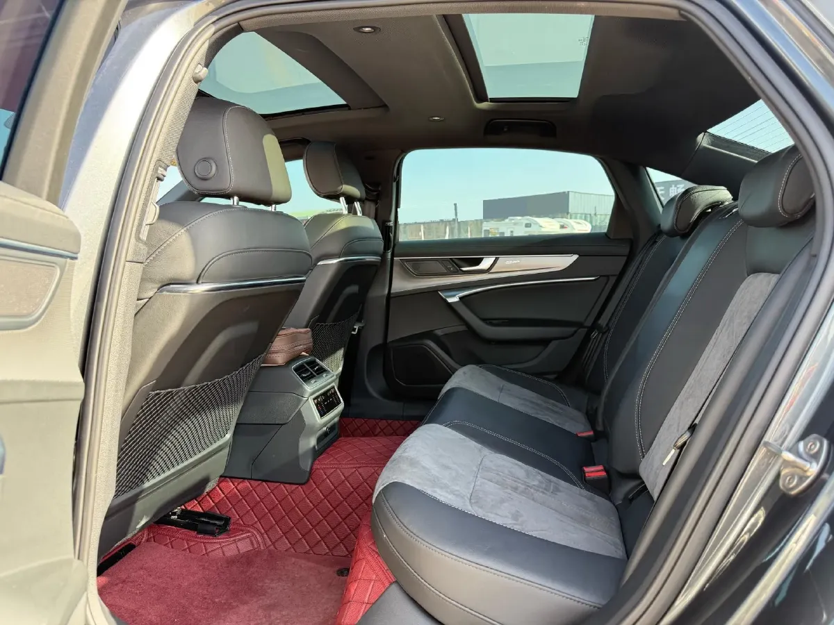 2021 Audi A6L 2.0T 224HP L4 7DCT,autocango,china used car exporter,china ev exporter,chinese used car exporter,chinese used ev exporter