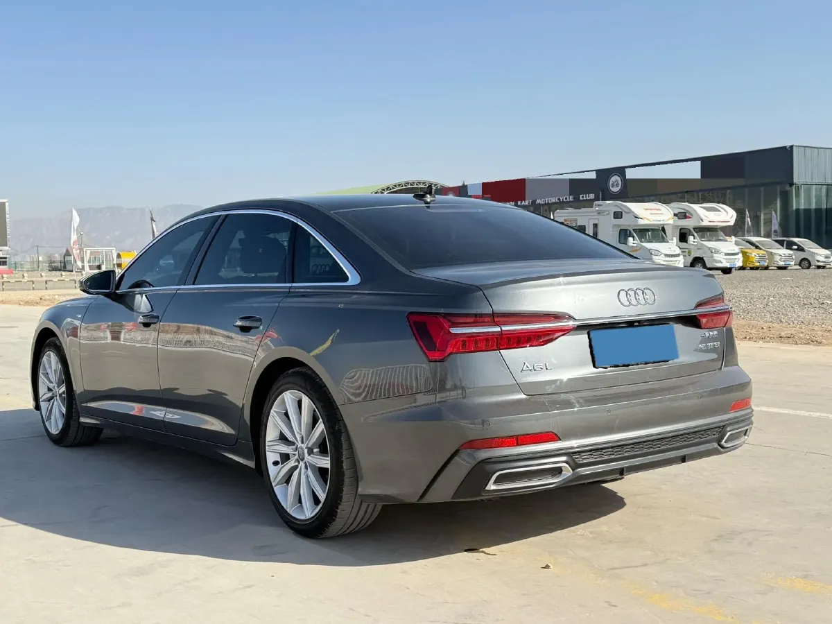 2021 Audi A6L 2.0T 224HP L4 7DCT,autocango,china used car exporter,china ev exporter,chinese used car exporter,chinese used ev exporter
