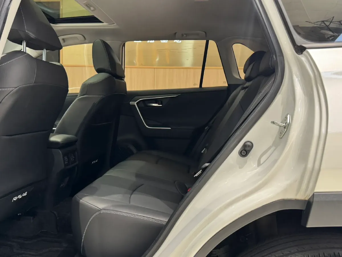 2021 Toyota RAV4 2.0L 171HP L4 CVT,autocango,china used car exporter,china ev exporter,chinese used car exporter,chinese used ev exporter