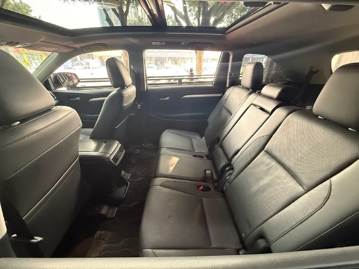 2021 Toyota Highlander 2.0T 220HP L4 6AT,autocango,china used car exporter,china ev exporter,chinese used car exporter,chinese used ev exporter