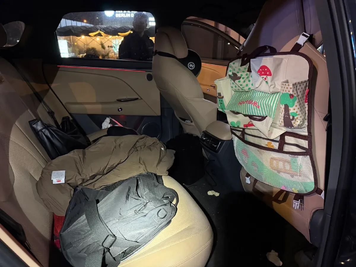 2024 ARCFOX αT5 BEV 65KWH,autocango,china used car exporter,china ev exporter,chinese used car exporter,chinese used ev exporter