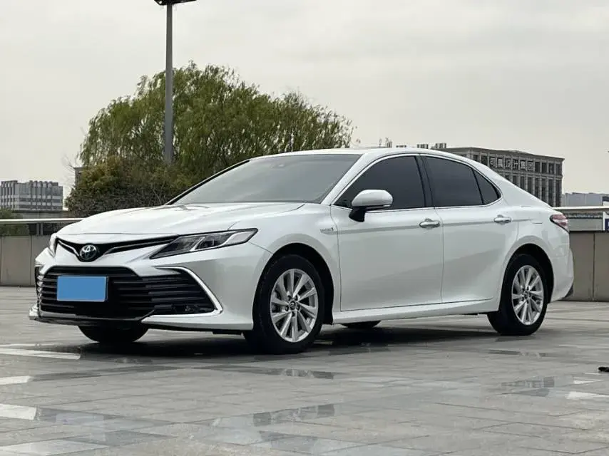 2021 Toyota Camry 2.5L 178HP L4 E-CVT Hybrid