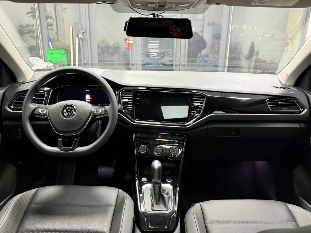 2022 Volkswagen T-Roc 1.4T 150HP L4 7DCT,autocango,china used car exporter,china ev exporter,chinese used car exporter,chinese used ev exporter