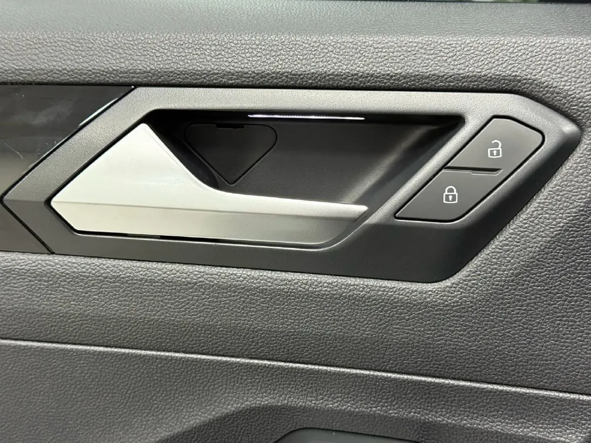 2022 Volkswagen T-Roc 1.4T 150HP L4 7DCT,autocango,china used car exporter,china ev exporter,chinese used car exporter,chinese used ev exporter