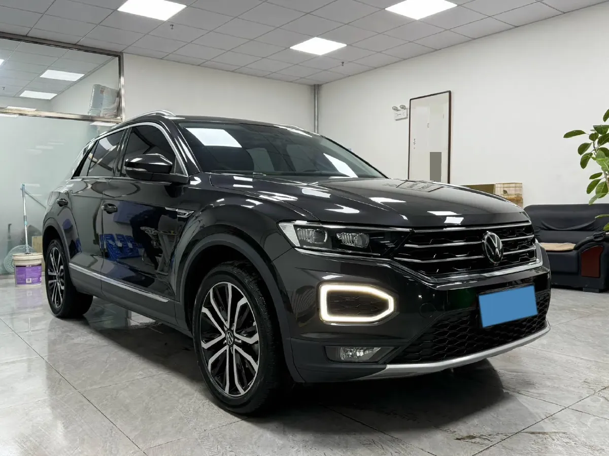 2022 Volkswagen T-Roc 1.4T 150HP L4 7DCT,autocango,china used car exporter,china ev exporter,chinese used car exporter,chinese used ev exporter