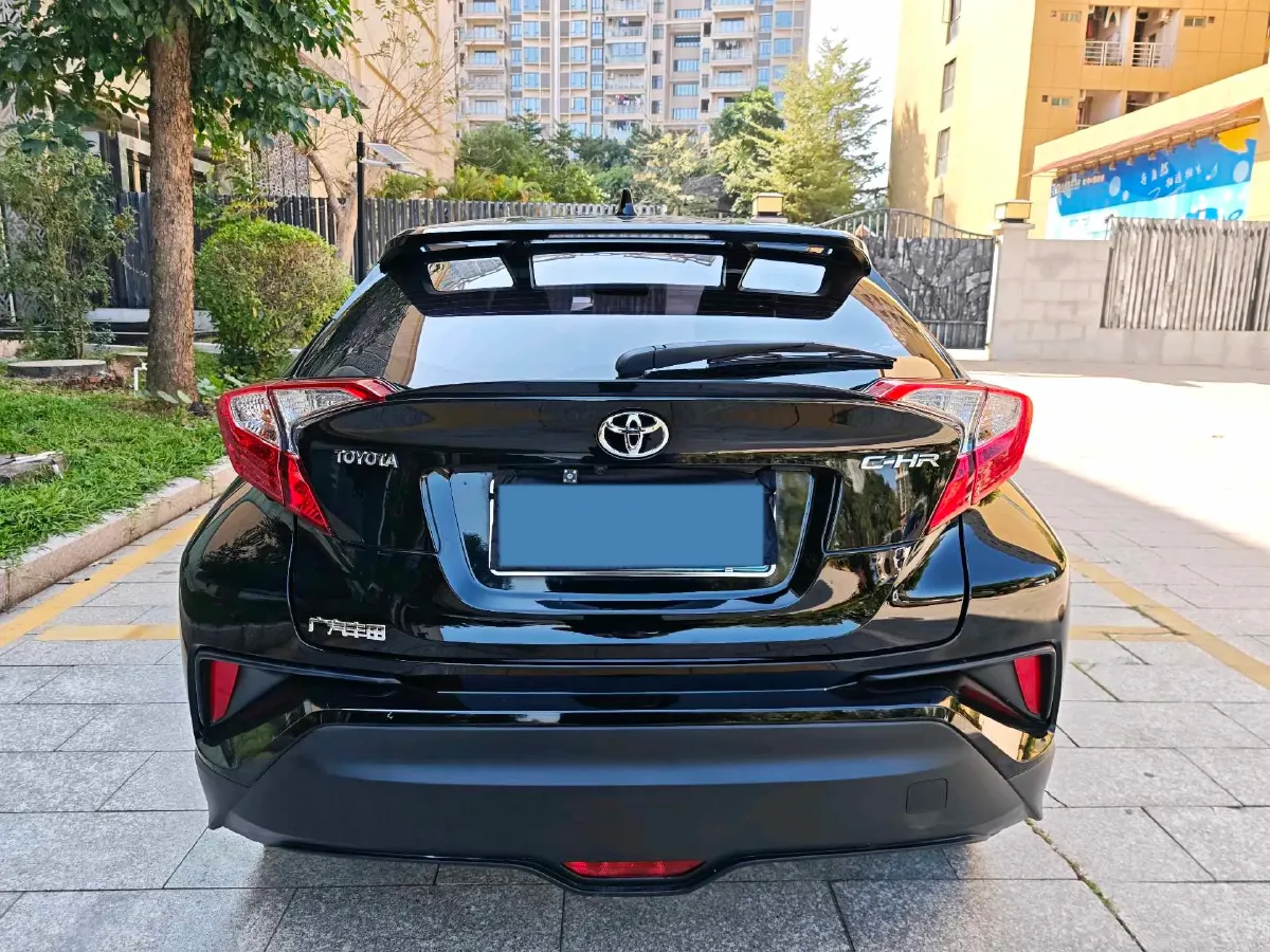 2020 Toyota C-HR 2.0L 171HP L4 CVT,autocango,china used car exporter,china ev exporter,chinese used car exporter,chinese used ev exporter