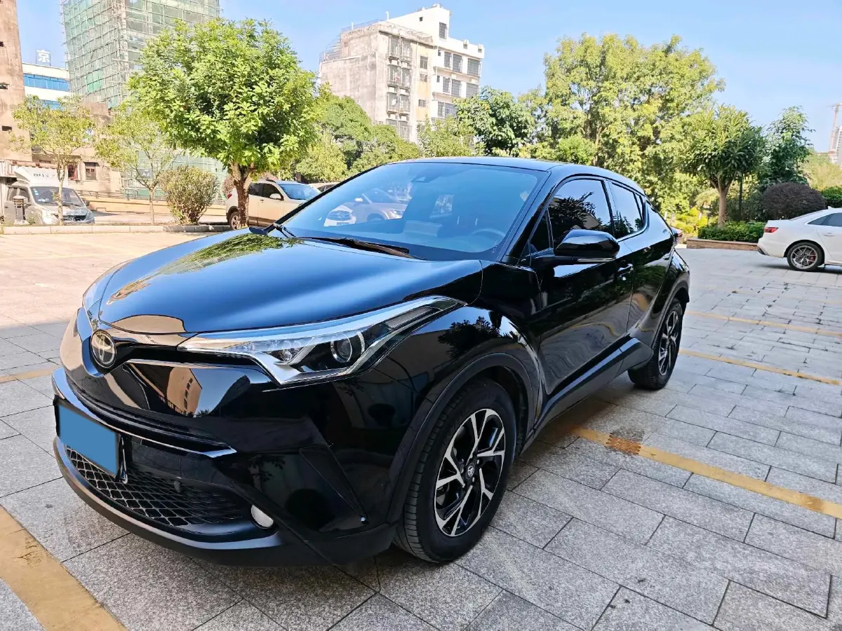 2020 Toyota C-HR 2.0L 171HP L4 CVT,autocango,china used car exporter,china ev exporter,chinese used car exporter,chinese used ev exporter