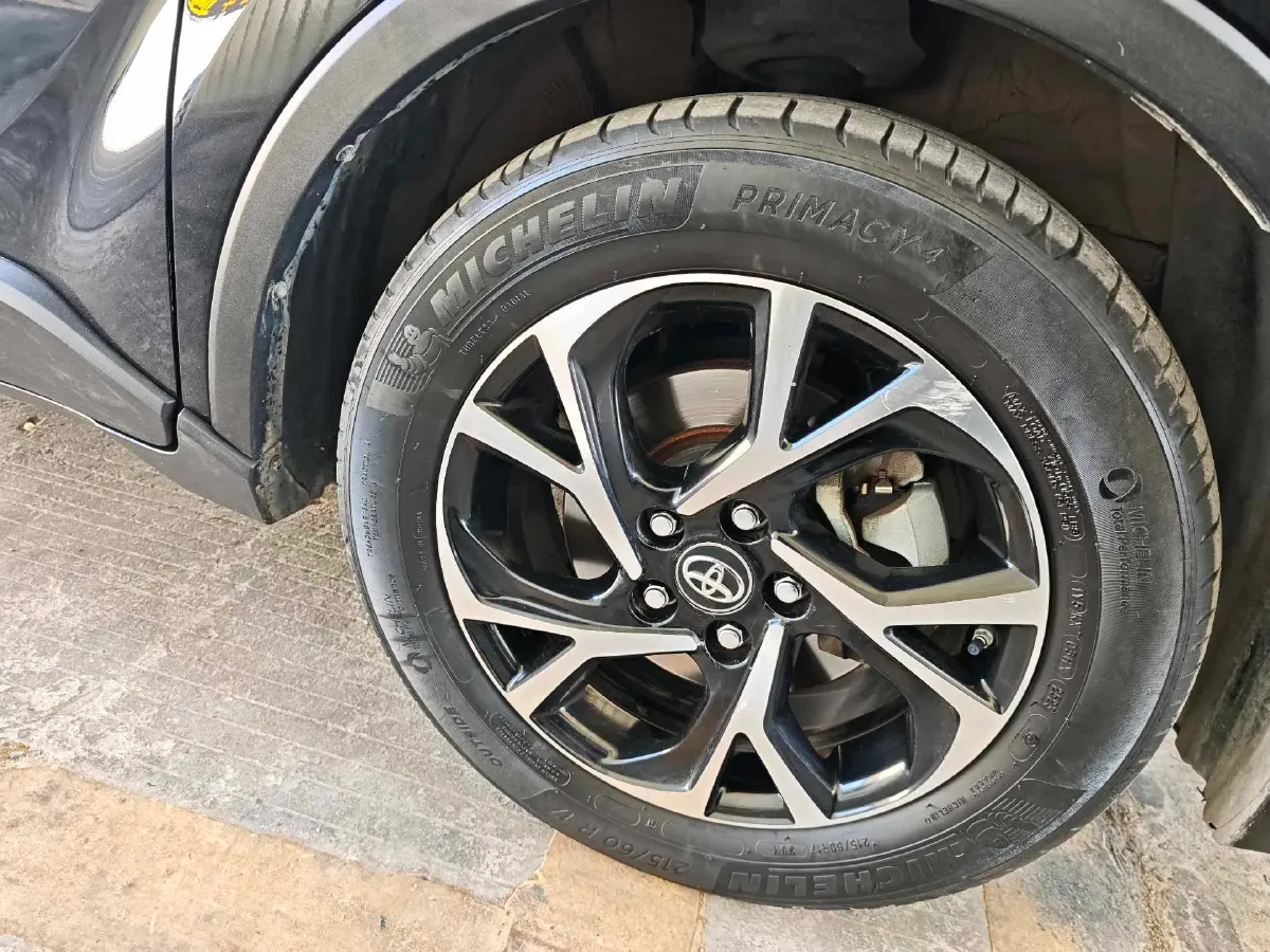 2020 Toyota C-HR 2.0L 171HP L4 CVT,autocango,china used car exporter,china ev exporter,chinese used car exporter,chinese used ev exporter