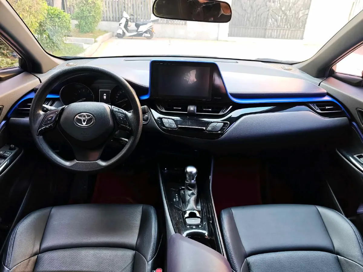 2020 Toyota C-HR 2.0L 171HP L4 CVT,autocango,china used car exporter,china ev exporter,chinese used car exporter,chinese used ev exporter