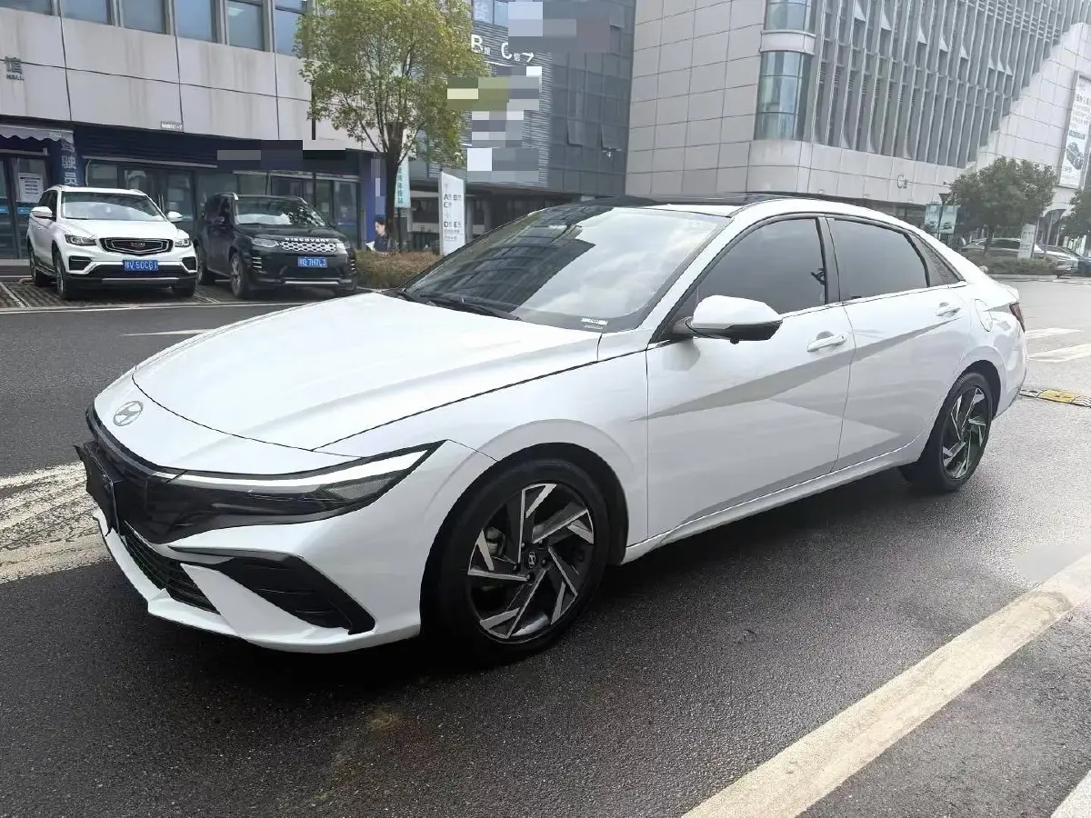 2022 Hyundai Elantra 1.5L 115HP L4 CVT