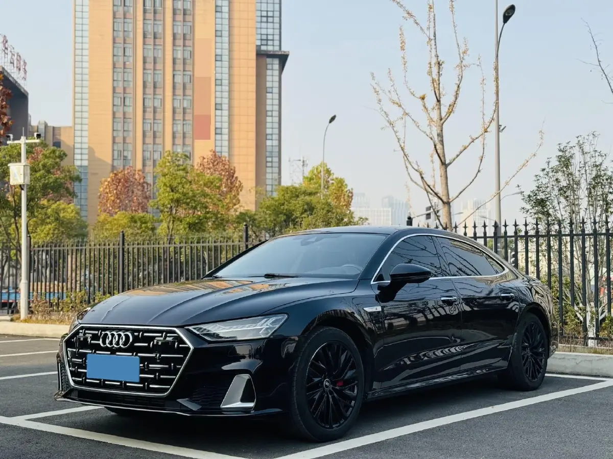 2024 Audi A7L 2.0T 245HP L4 7DCT