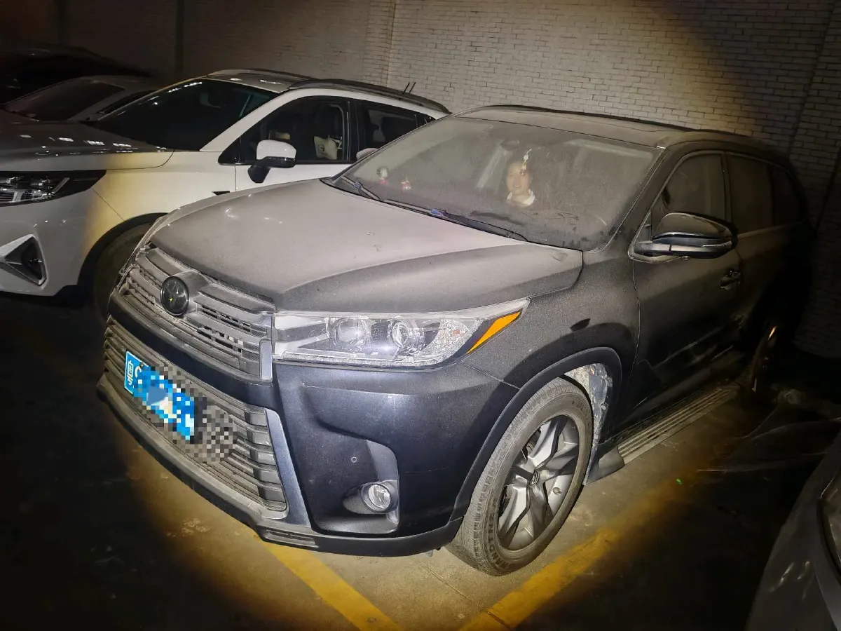 2021 Toyota Highlander 2.0T 220HP L4 6AT,autocango,china used car exporter,china ev exporter,chinese used car exporter,chinese used ev exporter