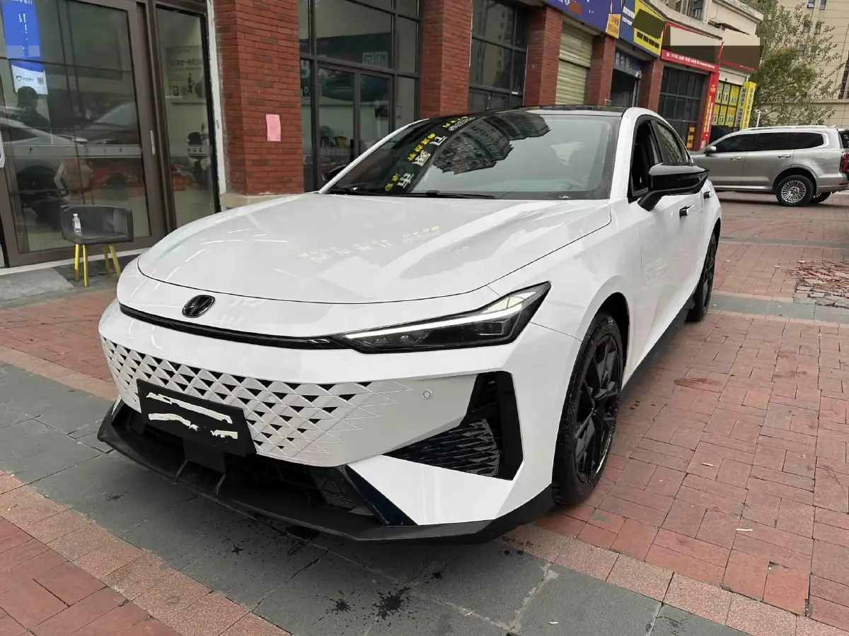 2024 ChangAn UNI-V 1.5T 188HP L4 7DCT