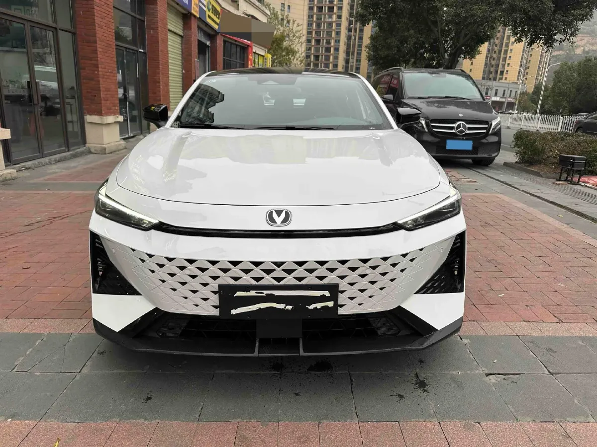 2024 ChangAn UNI-V 1.5T 188HP L4 7DCT,autocango,china used car exporter,china ev exporter,chinese used car exporter,chinese used ev exporter