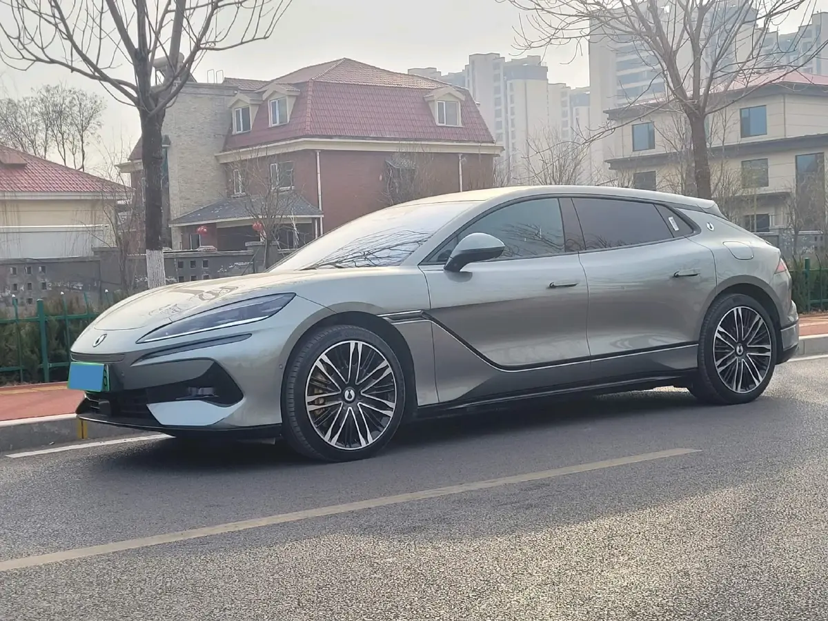 2024 Denza DenzaZ9GT 2.0T 207HP L4 E-CVT PHEV 38.5KWH