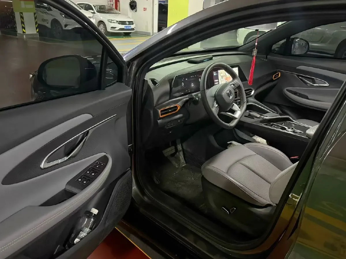 2022 ChangAn UNI-T 1.5T 188HP L4 7DCT,autocango,china used car exporter,china ev exporter,chinese used car exporter,chinese used ev exporter