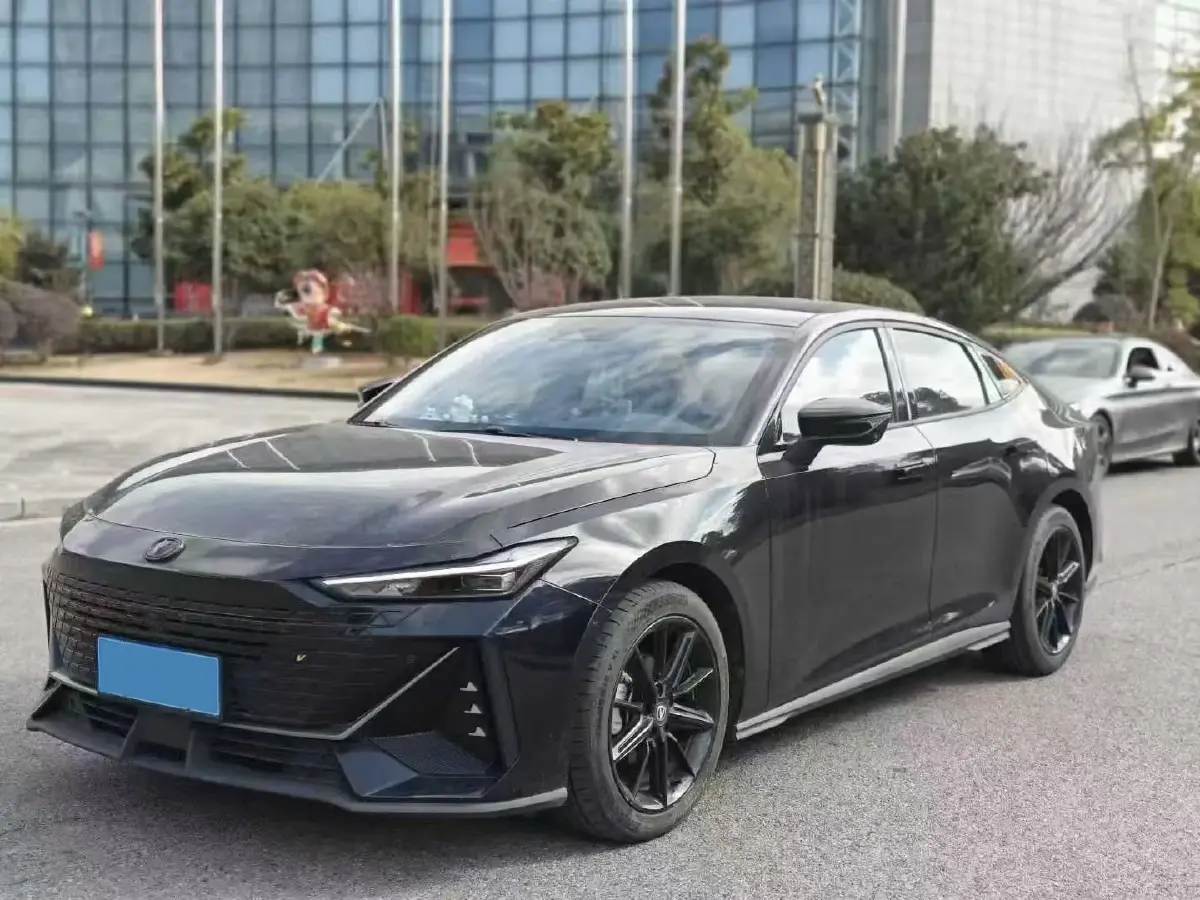 2023 ChangAn UNI-V 1.5T 188HP L4 7DCT