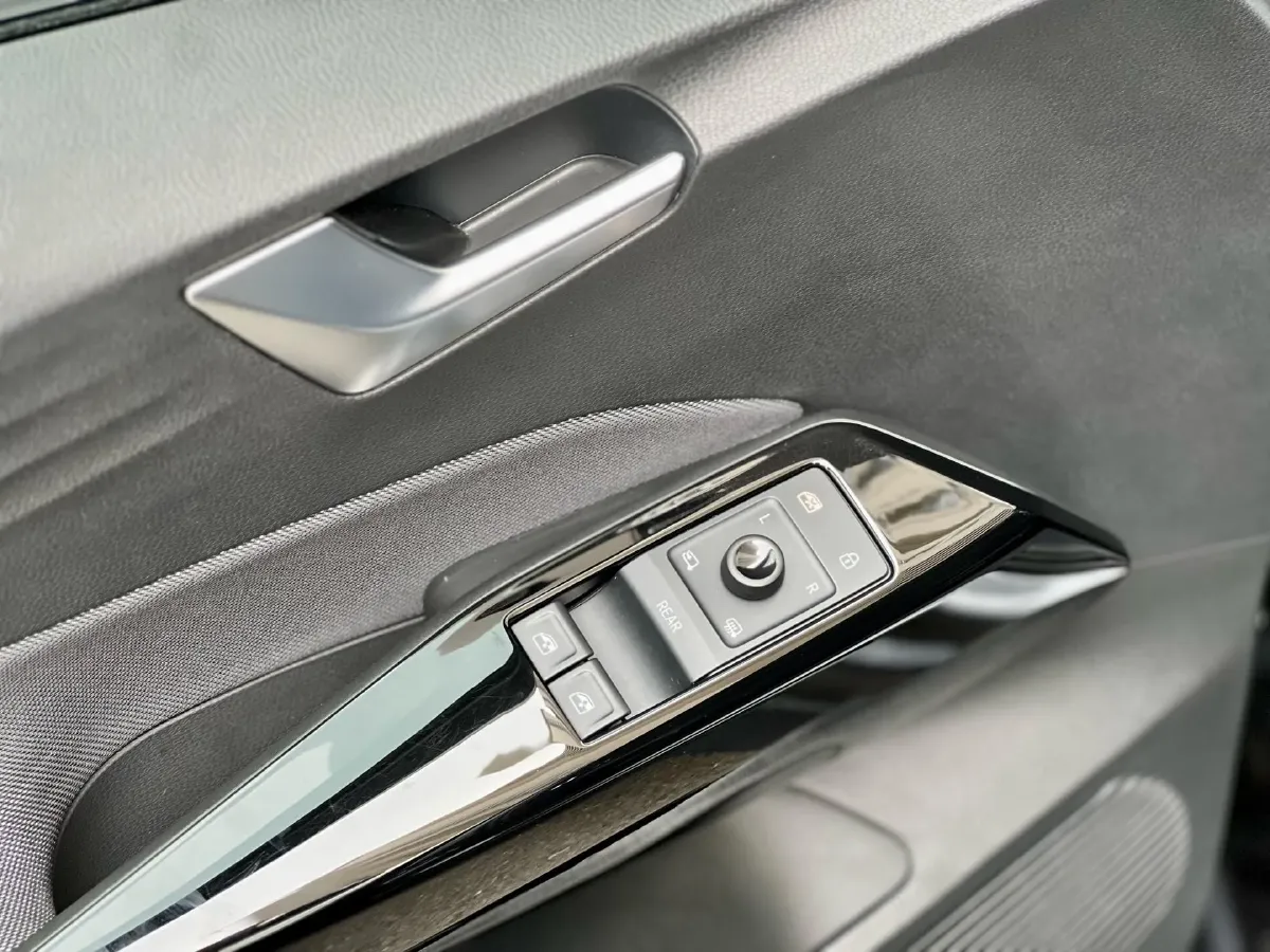 2023 Volkswagen ID.3 BEV 52.8KWH,autocango,china used car exporter,china ev exporter,chinese used car exporter,chinese used ev exporter