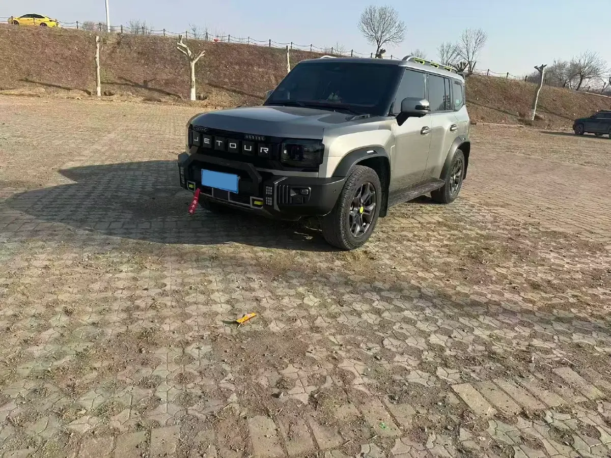 2025 Jetour Traveller 2.0T 254HP L4 7DCT