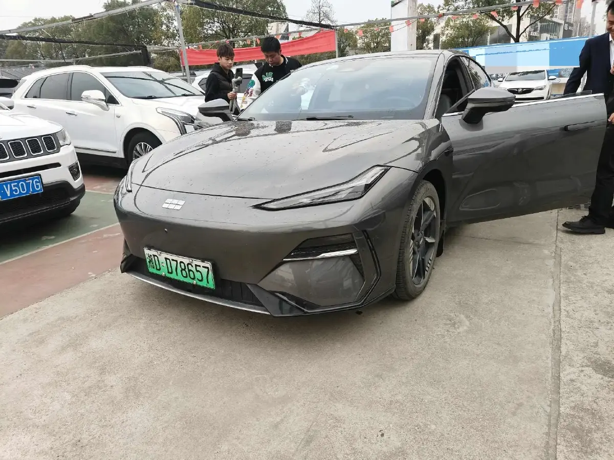 2024 Geely Galaxy E8 BEV 62KWH