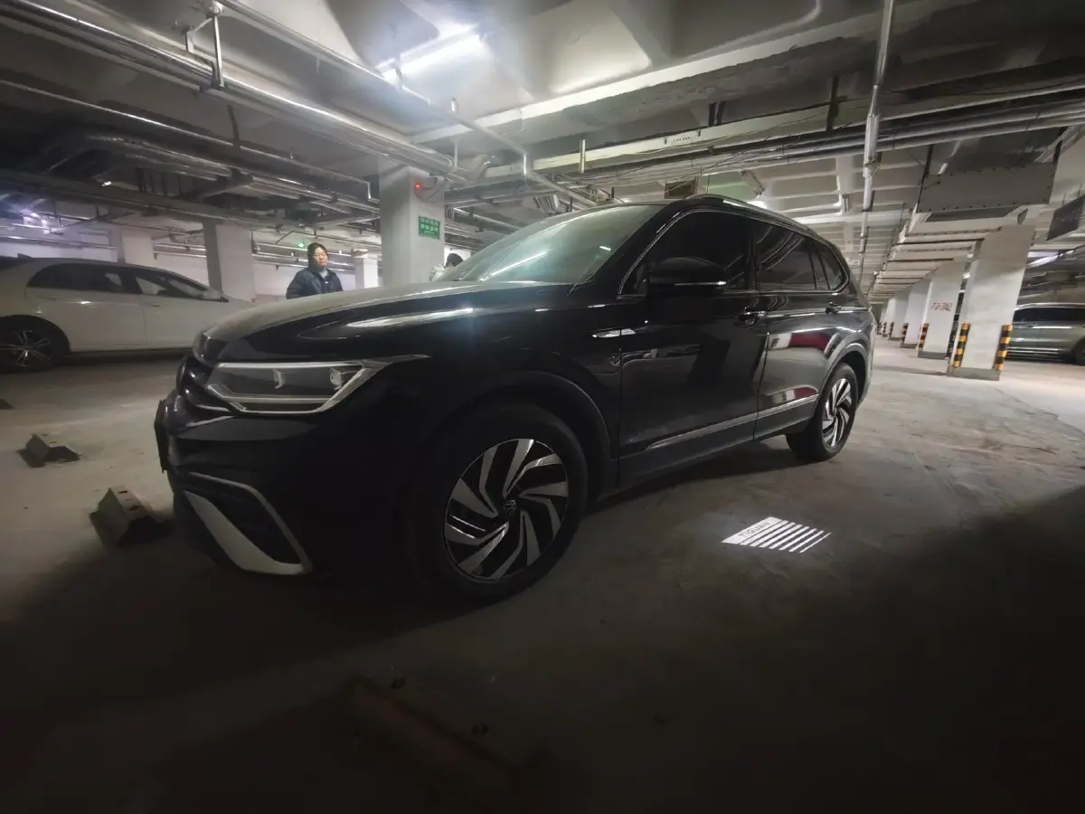 2023 Volkswagen Tiguan L 1.5T 160HP L4 7DCT