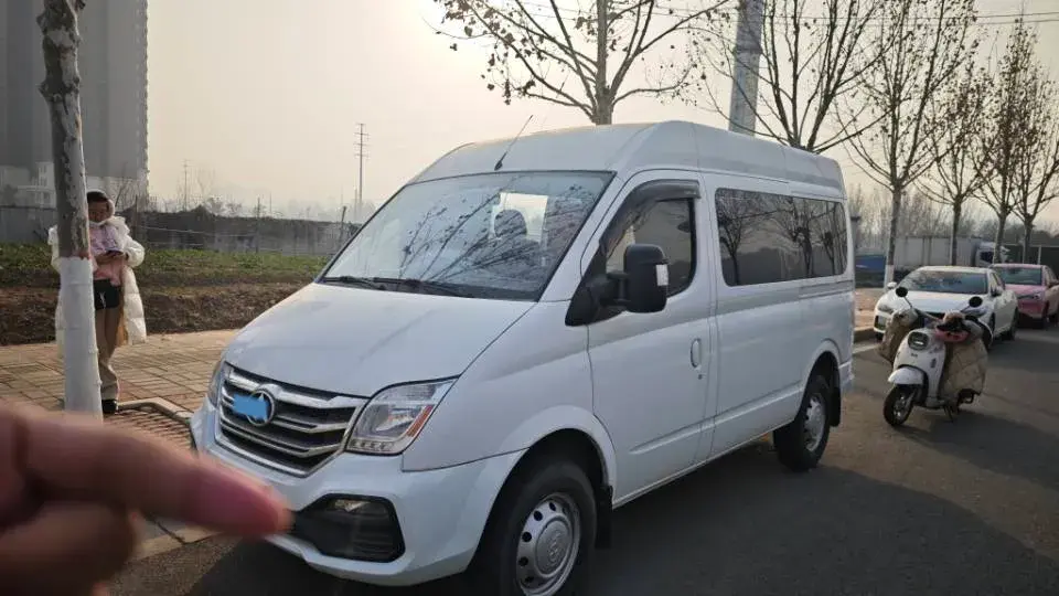 2018 MAXUS XinTu V80 2.5T 136HP L4 6MT