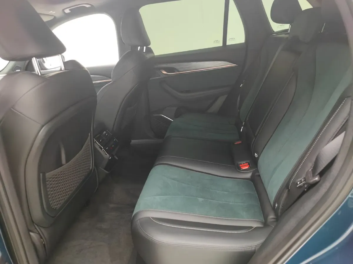 2021 Geely Monjaro 2.0T 218HP L4 7DCT,autocango,china used car exporter,china ev exporter,chinese used car exporter,chinese used ev exporter