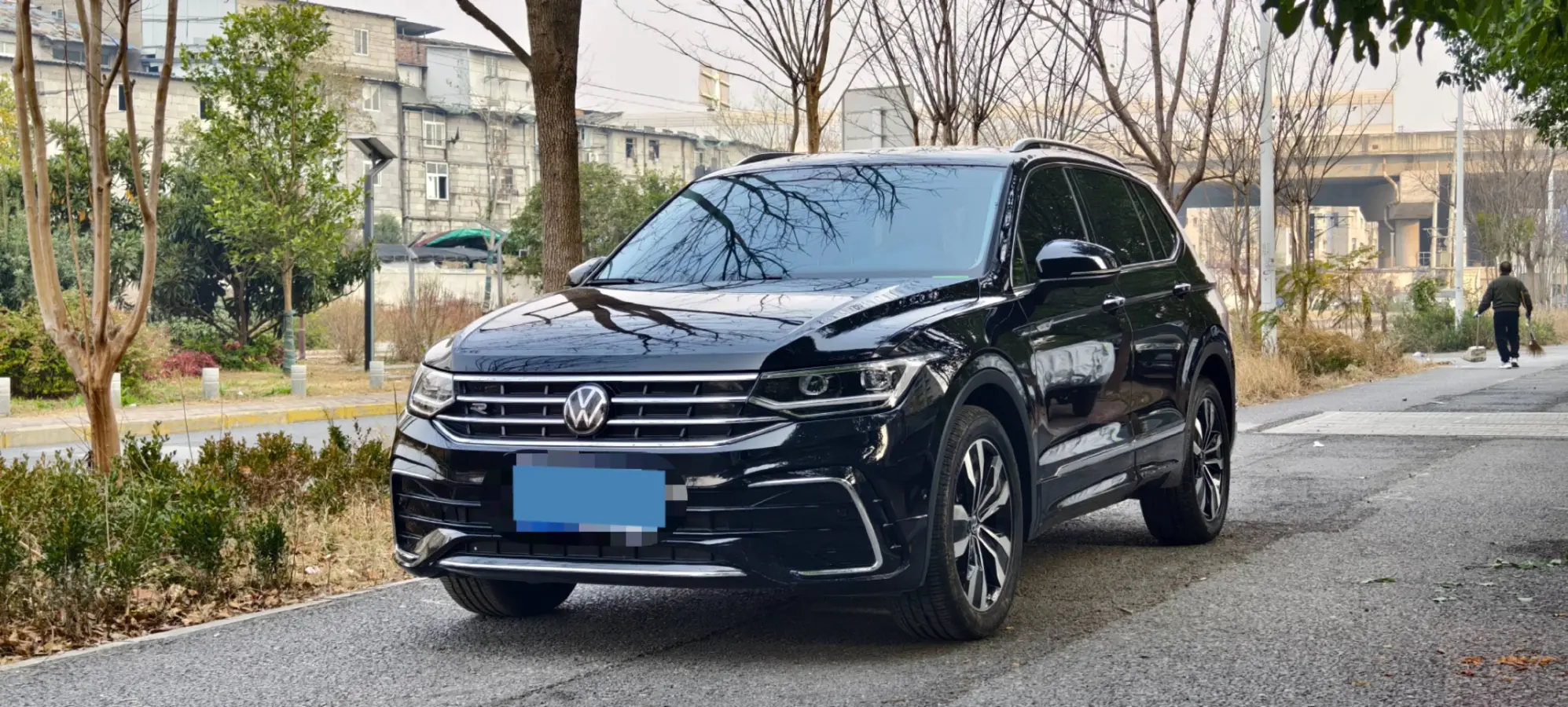2024 Volkswagen Tiguan L 2.0T 186HP L4 7DCT