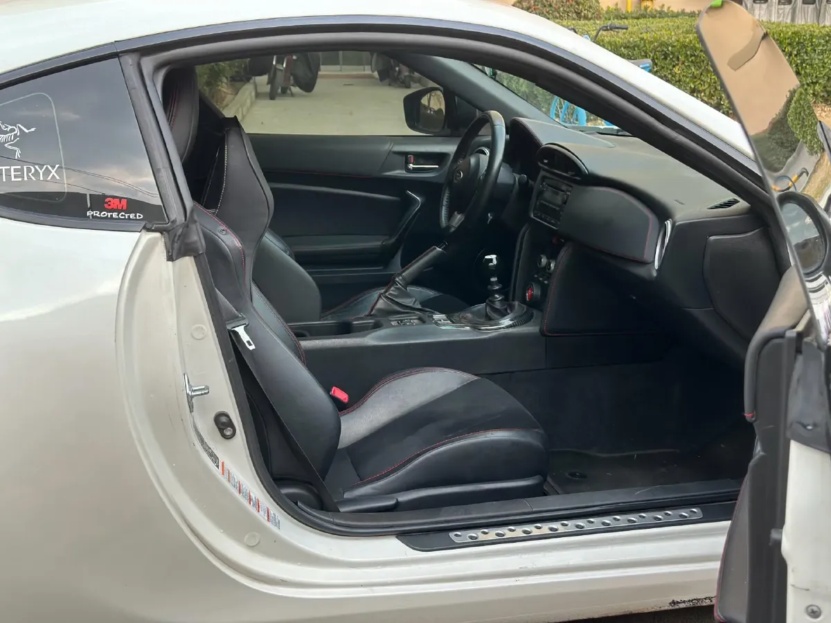 2019 Ford Focus 2.3T 280HP L4 6MT,autocango,china used car exporter,china ev exporter,chinese used car exporter,chinese used ev exporter