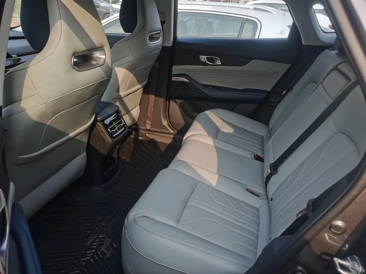 2023 ChangAn UNI-K iDD 1.5T 170HP L4 6TCT PHEV 28.39KWH,autocango,china used car exporter,china ev exporter,chinese used car exporter,chinese used ev exporter