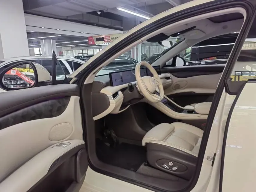 2023 IM LS6 BEV 100KWH,autocango,china used car exporter,china ev exporter,chinese used car exporter,chinese used ev exporter