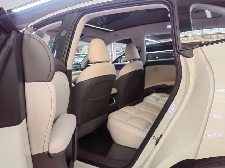 2023 IM LS6 BEV 100KWH,autocango,china used car exporter,china ev exporter,chinese used car exporter,chinese used ev exporter