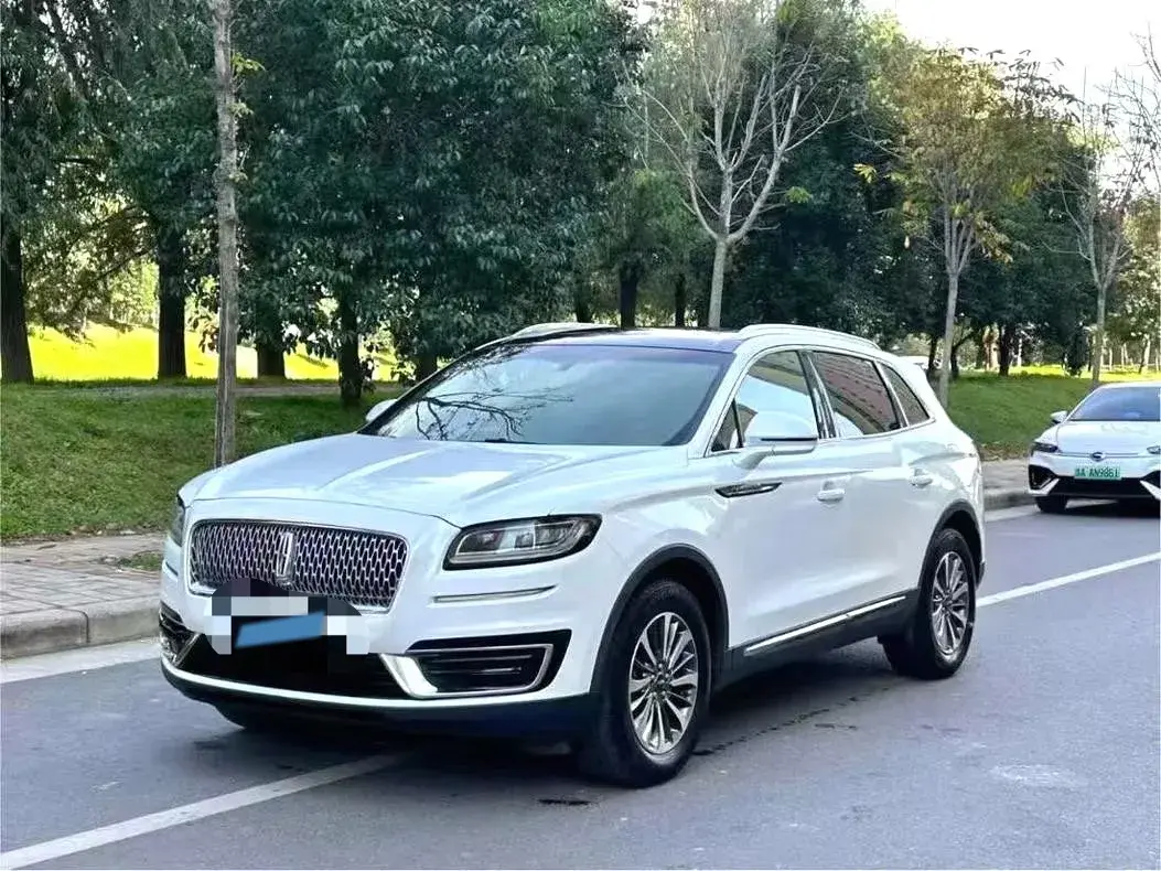 2019 Lincoln Nautilus 2.0T 235HP L4 8AT