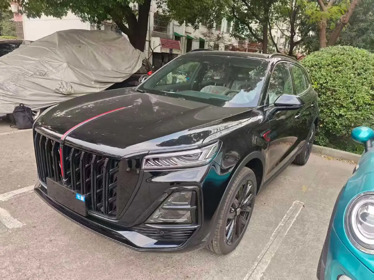 2025 HongQi HS5 2.0T 252HP L4 8AT
