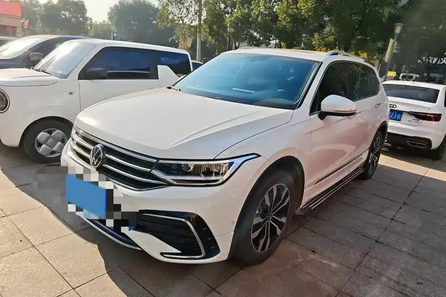 2025 Volkswagen Tiguan L 2.0T 186HP L4 7DCT
