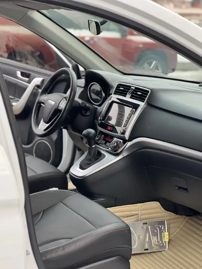 2019 Haval M6 1.5T 150HP L4 7DCT,autocango,china used car exporter,china ev exporter,chinese used car exporter,chinese used ev exporter