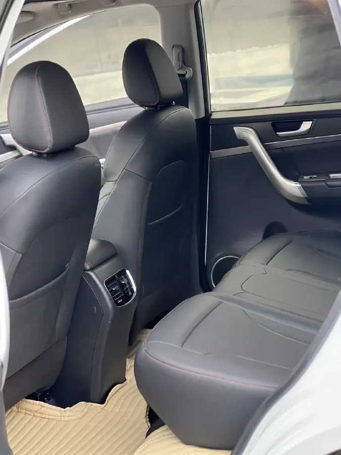 2019 Haval M6 1.5T 150HP L4 7DCT,autocango,china used car exporter,china ev exporter,chinese used car exporter,chinese used ev exporter