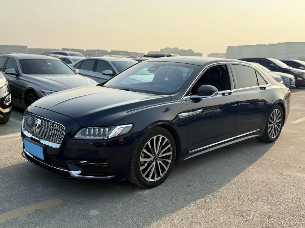 2018 Lincoln Continental 2.0T 261HP L4 6AT