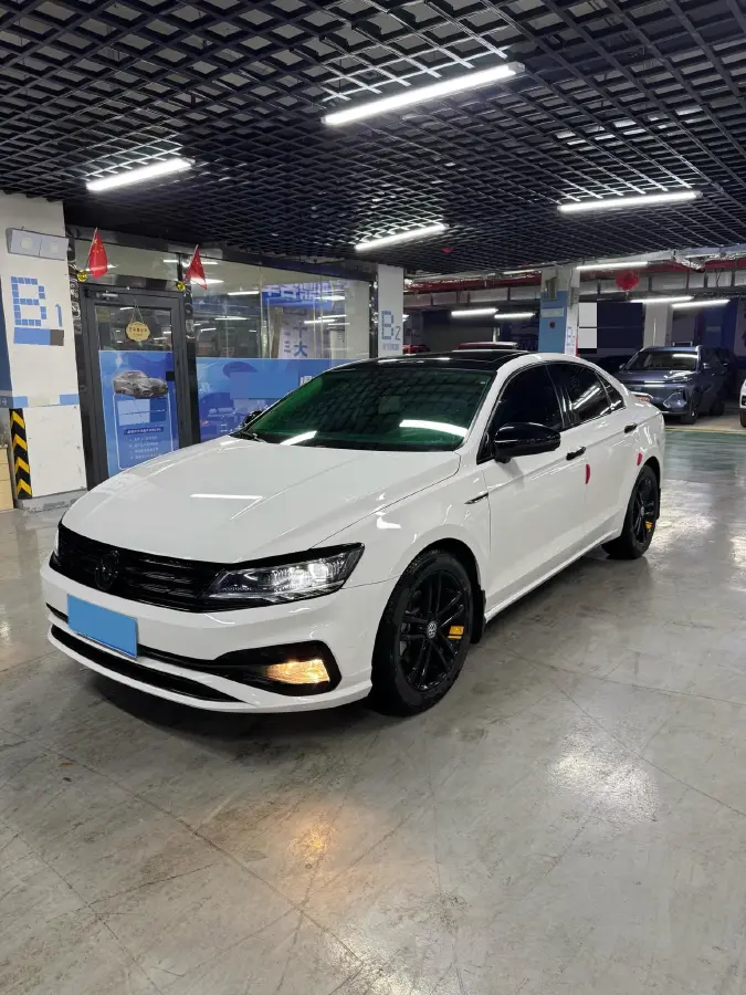 2021 Volkswagen T-Roc 1.4T 150HP L4 7DCT