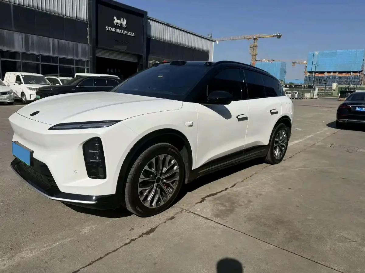2025 NIO ES6 BEV