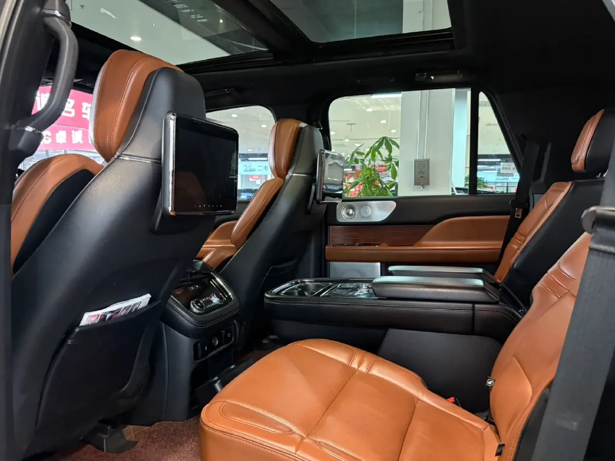 2019 Lincoln Navigator 3.5T 388HP V6 10AT,autocango,china used car exporter,china ev exporter,chinese used car exporter,chinese used ev exporter