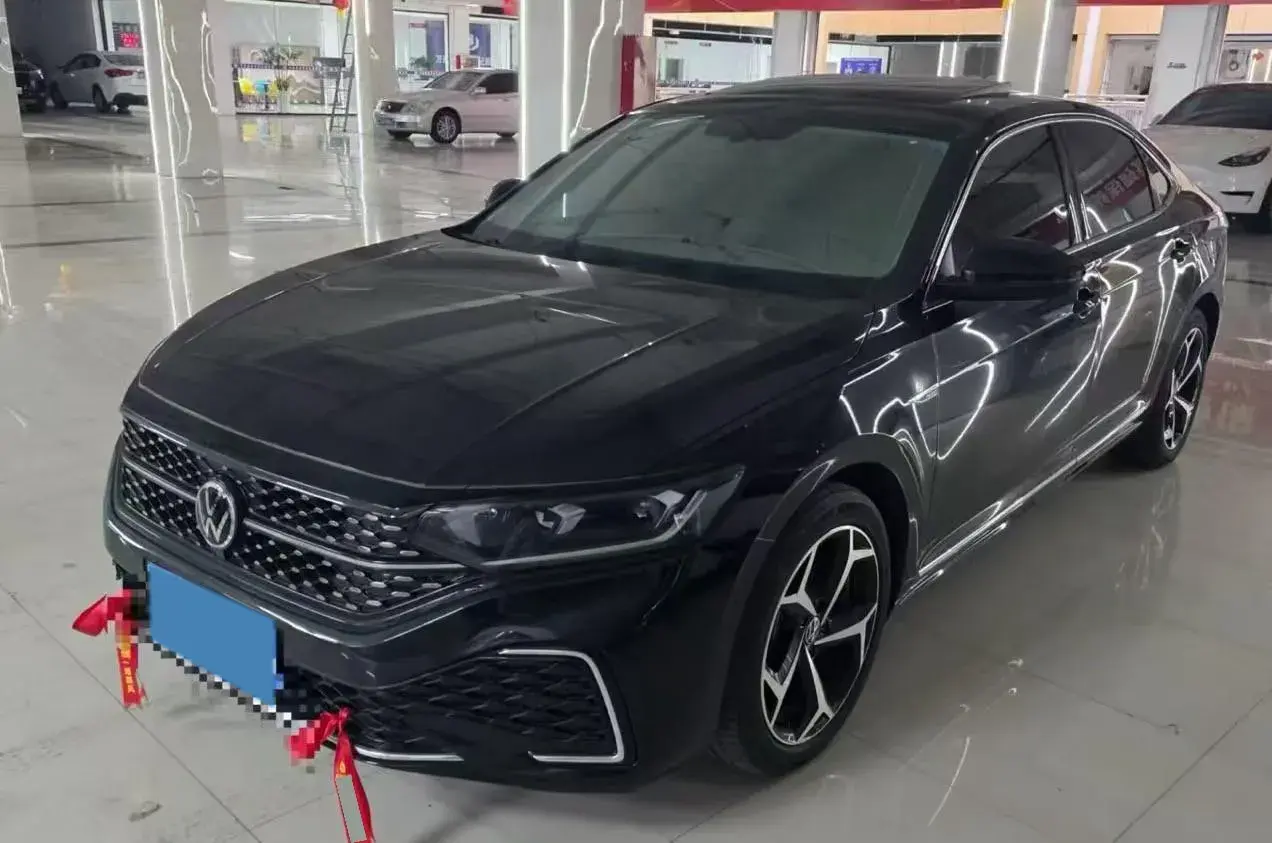 2023 Volkswagen Passat 2.0T 186HP L4 7DCT