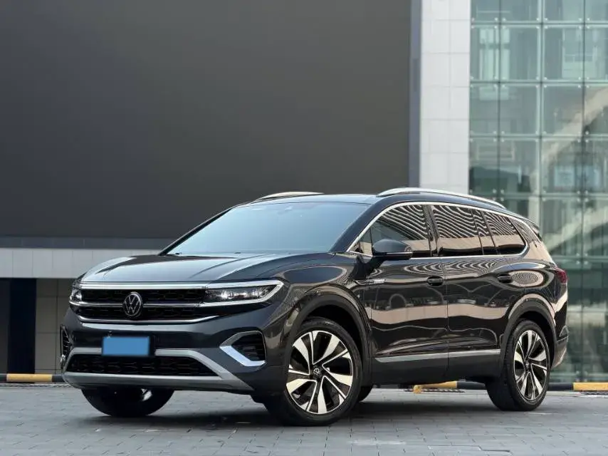 2023 Volkswagen Talagon 2.0T 220HP L4 7DCT