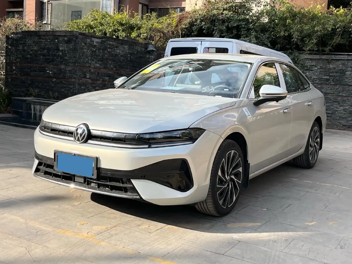 2026 Volkswagen Sagitar 1.5T 160HP L4 7DCT