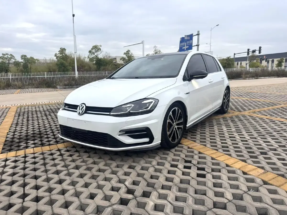2018 Volkswagen Golf 1.4T 150HP L4 7DCT