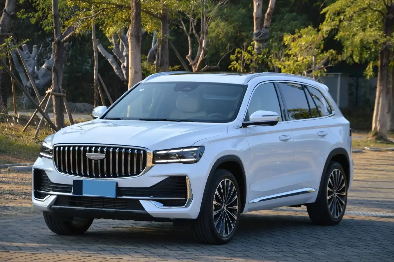 2025 Geely Monjaro 2.0T 238HP L4 8AT