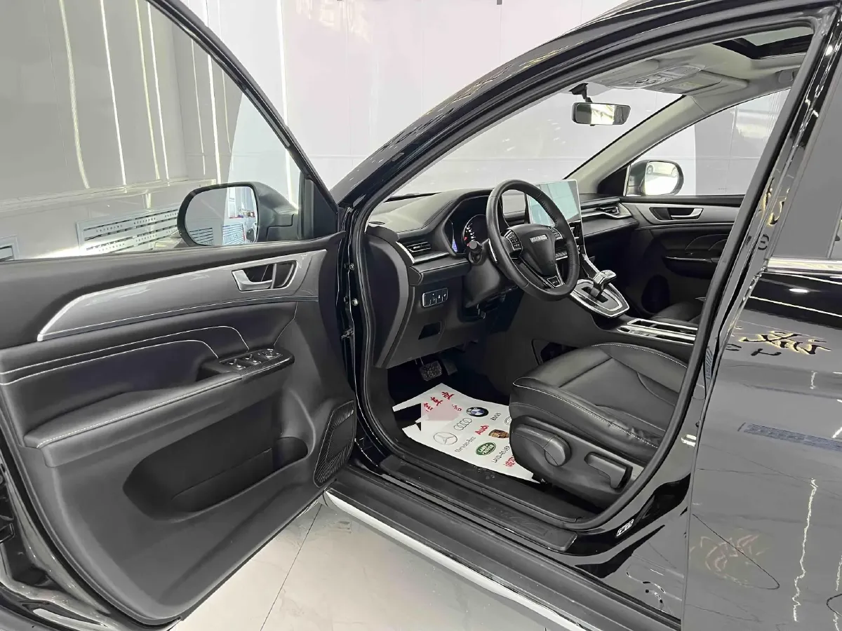 2021 Haval M6 1.5T 150HP L4 7DCT,autocango,china used car exporter,china ev exporter,chinese used car exporter,chinese used ev exporter